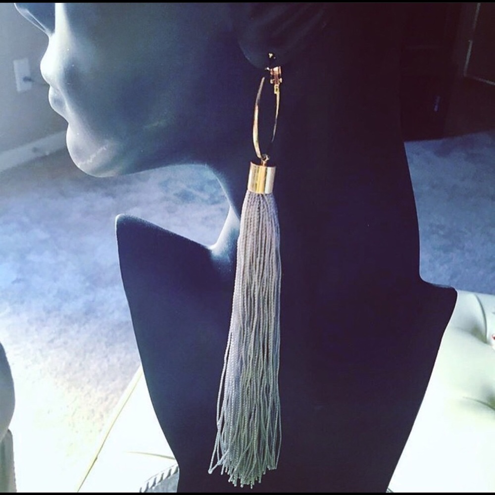 NWT Gray fringe shoulder duster earrings